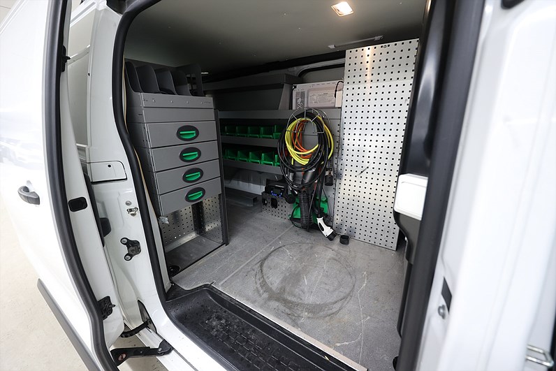 Peugeot e-Expert 75 136hk *Kampanj!* L2 V-inrett Drag MOMS