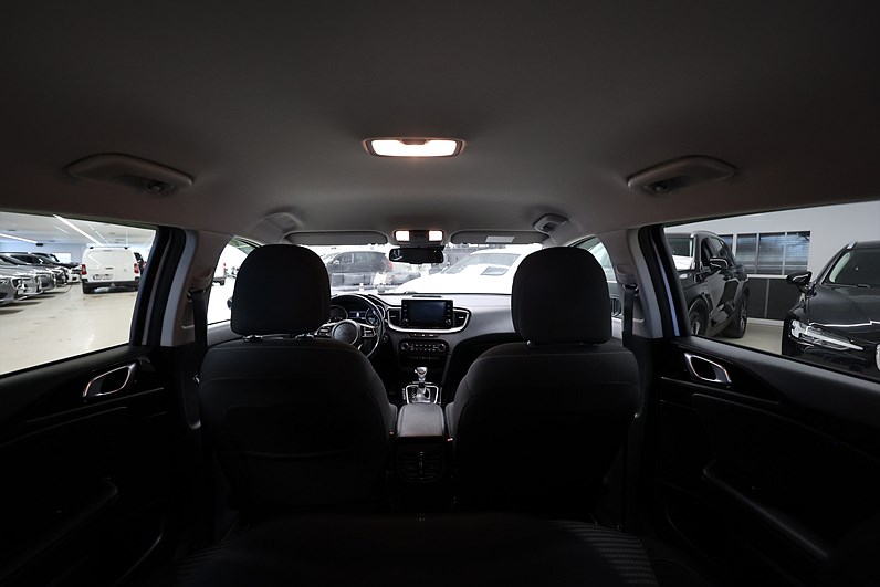 Kia Ceed SW PHEV 141hk Advance B-kamera Värmare LED