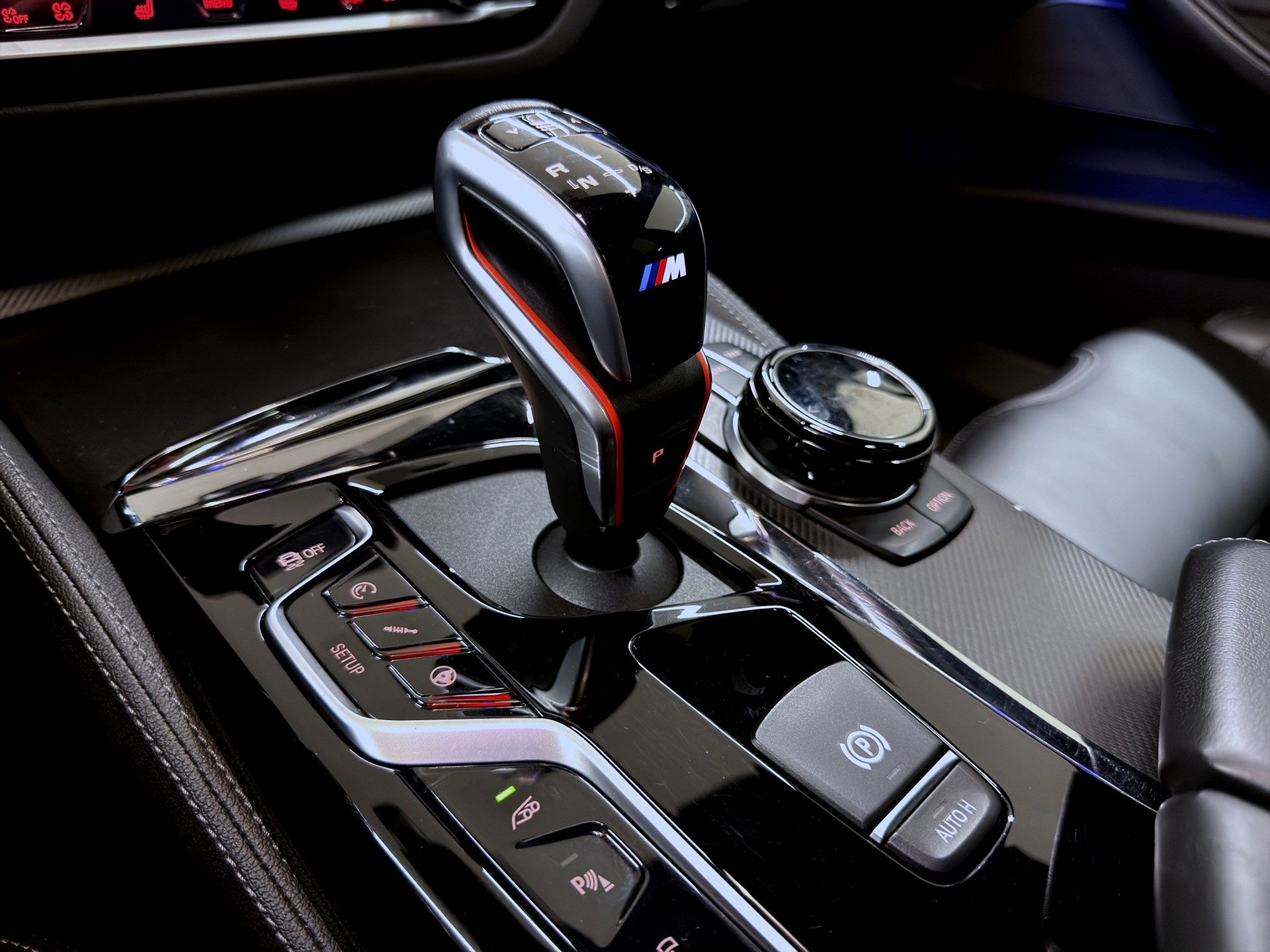 BMW M5 600hk M Sport HUD H/K 360 Kolfiber Merino