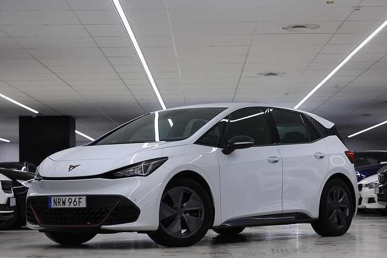 Cupra Born 204hk *Hjulkampanj!* Värmare B-kamera Navi Farth