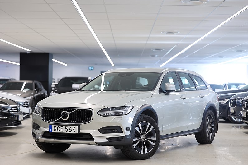 Volvo V90 Cross Country D4 AWD Momentum B-kamera Keyless MOMS