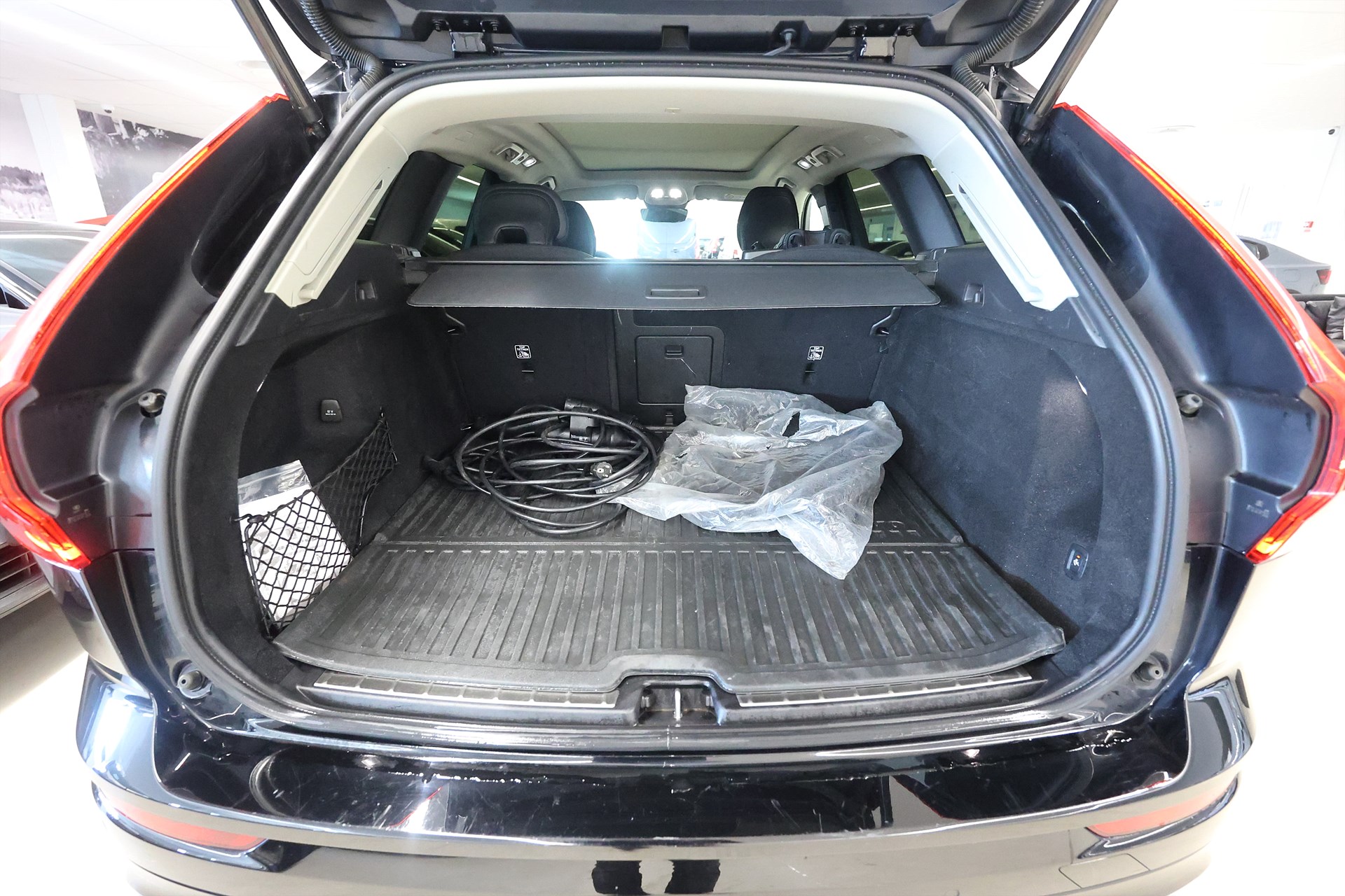 Volvo XC60 Recharge T6 AWD 340hk Momentum Pano Navi Drag