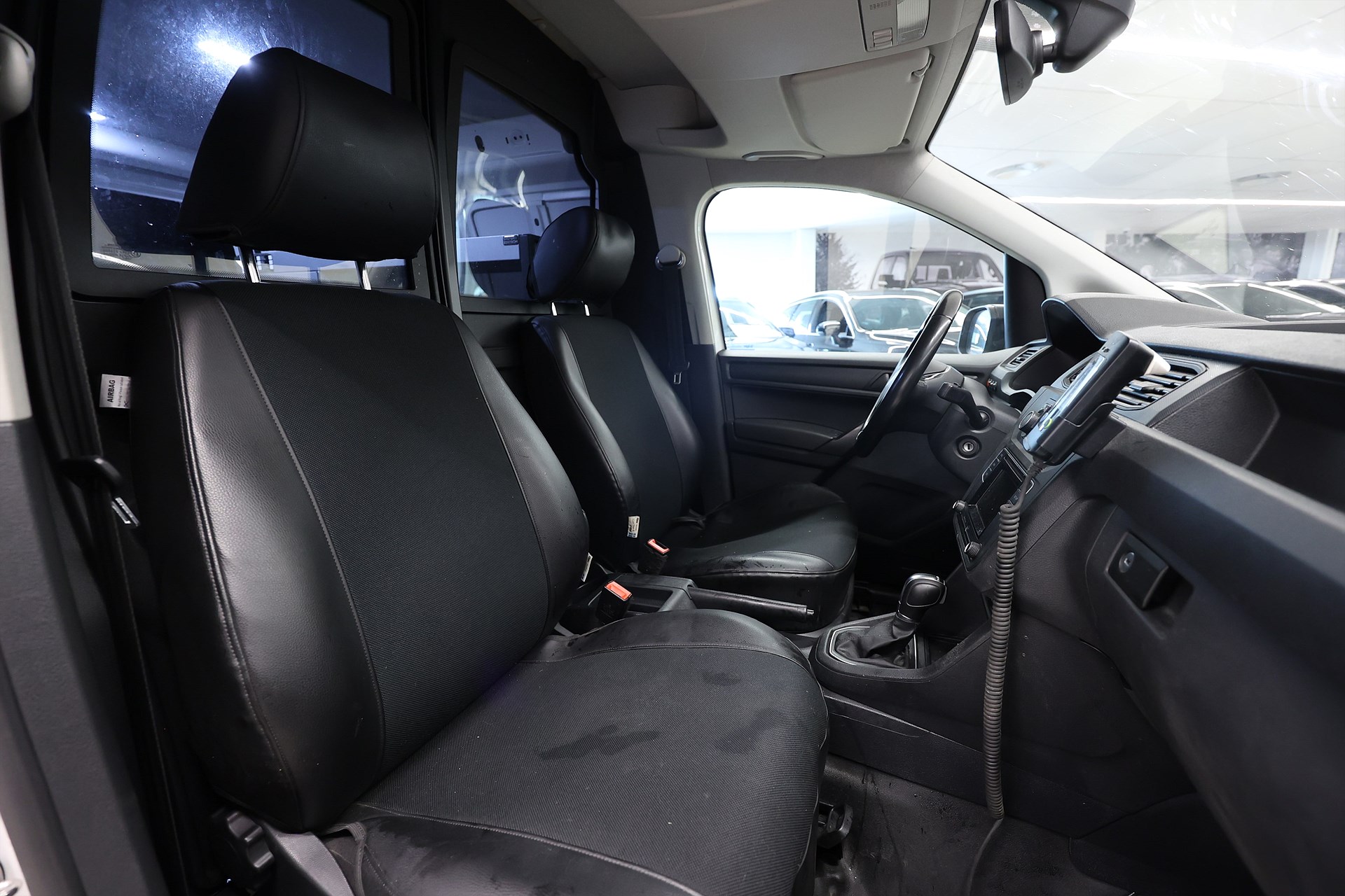 Volkswagen Caddy 2.0 TDI 4M V-inrett Värmare Drag MOMS