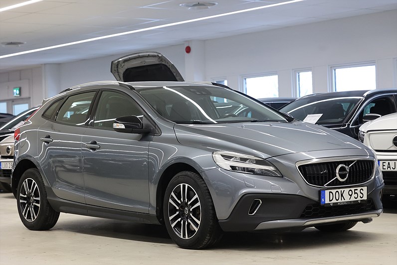 Volvo V40 Cross Country D3 150hk Momentum Värmare BLIS
