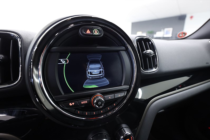 Mini Cooper Countryman SE ALL4 Pepper Keyless Navi PDC MOMS