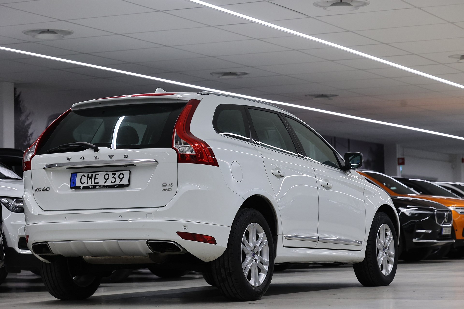 Volvo XC60 D4 AWD 181hk *Hjulkampanj!* Summum B-kamera Värmare