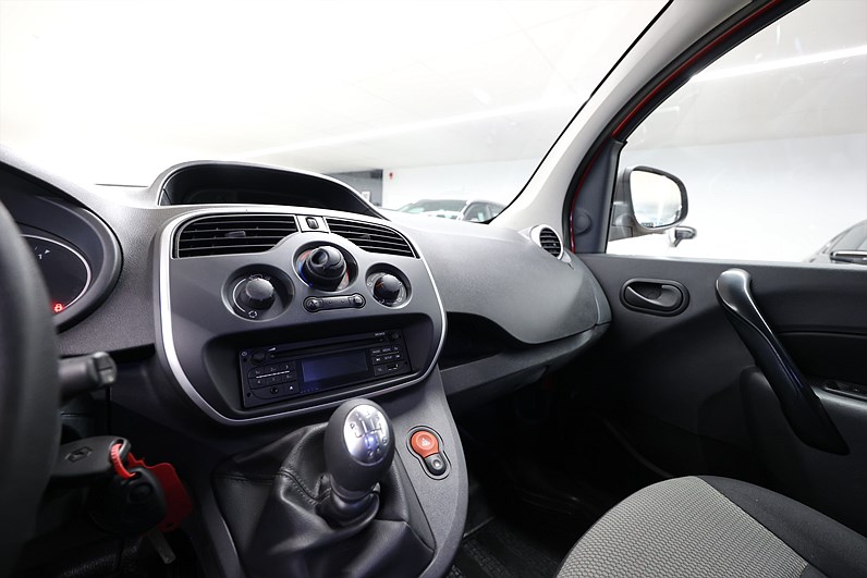 Renault Kangoo Maxi 1.5 dCi 95hk Drag Värmare LEASEBAR