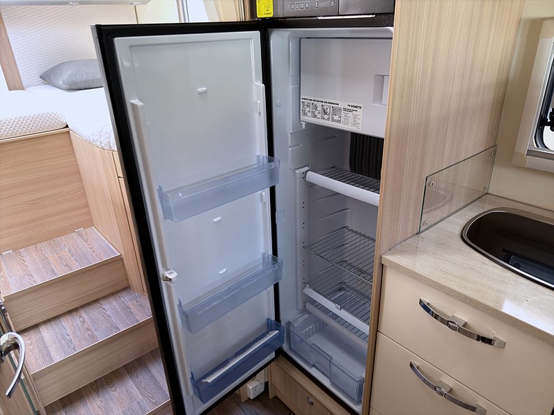 Bürstner Ixeo Time IT 726 163hk Backkamera GPS Skybed Markis