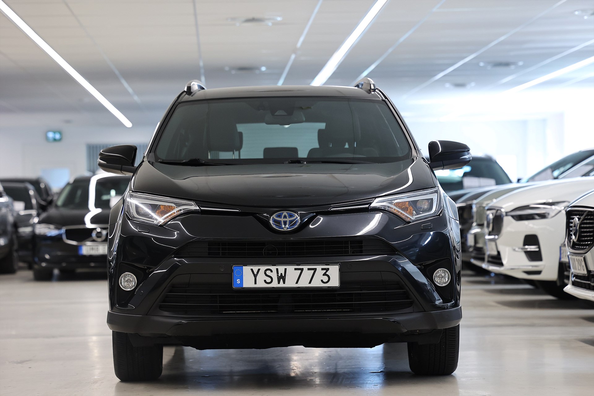 Toyota RAV4 Hyrbid 197hk X-Edition B-kamera Drag MOMS