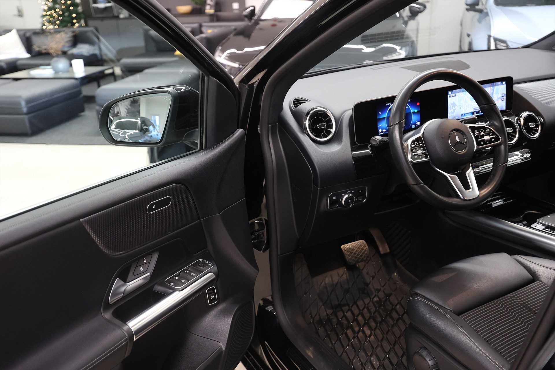 Mercedes-Benz B 180 136hk *Hjulkampanj!* Drag B-kamera Navi