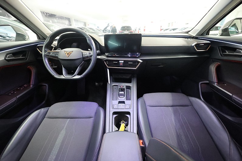 CUPRA Formentor 1.5 TSI DSG 150hk B-kamera Keyless CarPlay PDC