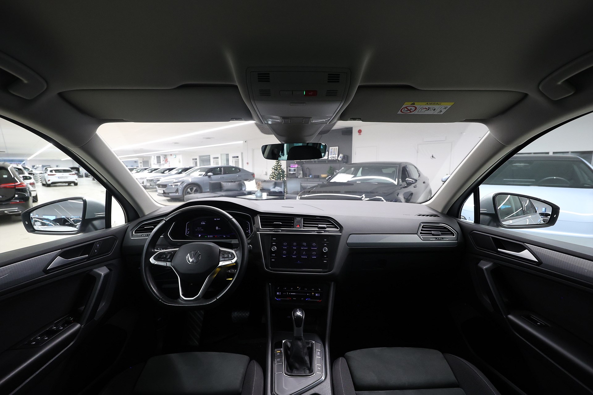 Volkswagen Tiguan 1.5 TSI 150hk *Hjulkampanj!* B-kamera Drag PDC