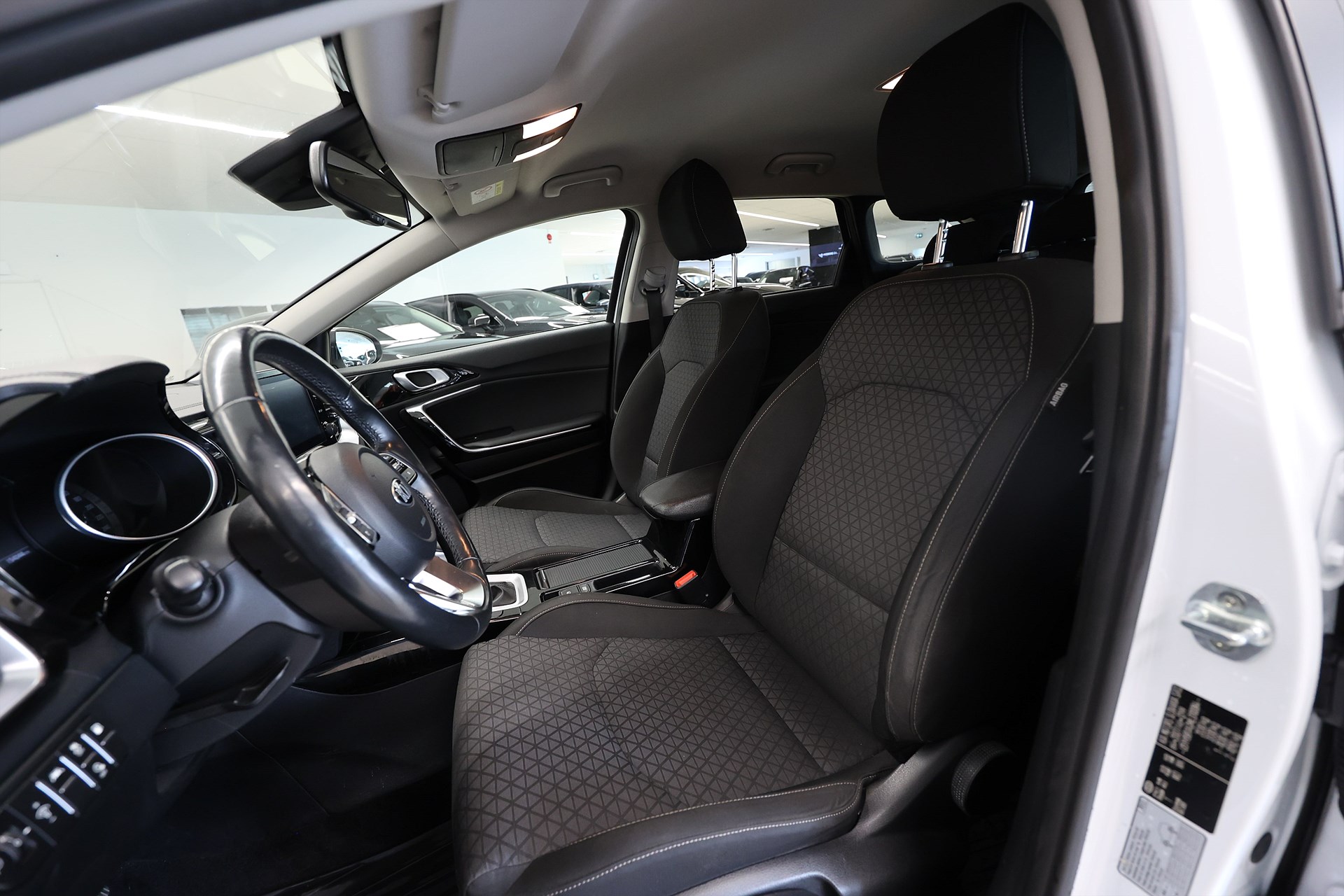 Kia Ceed Plug-in SportsWagon 141hk B-kamera Keyless CarPlay