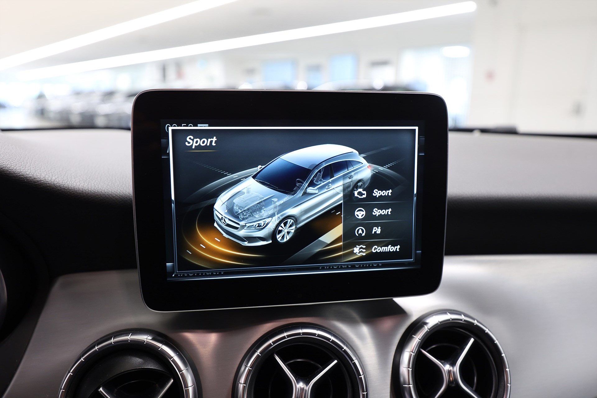 Mercedes-Benz CLA 220 D 177hk AMG Sport B-Kamera Carplay