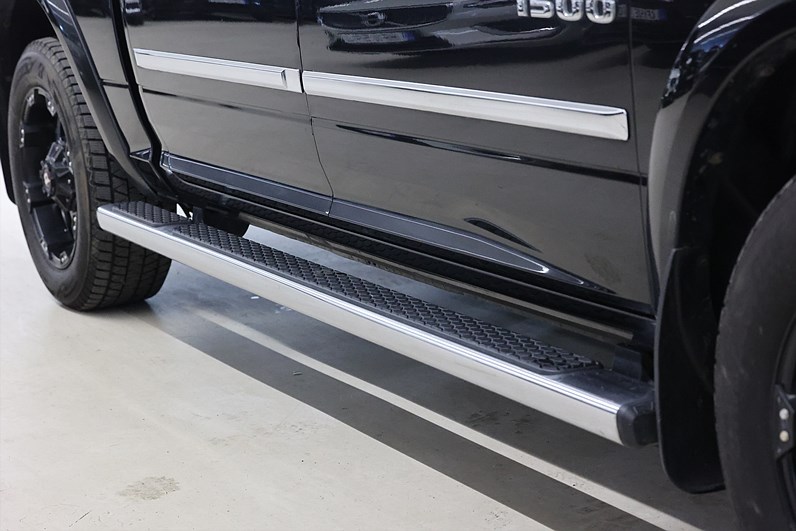 RAM 1500 3.0 V6 EcoDiesel 4x4 Laramie Flaklock Drag Luftfjädr MOMS