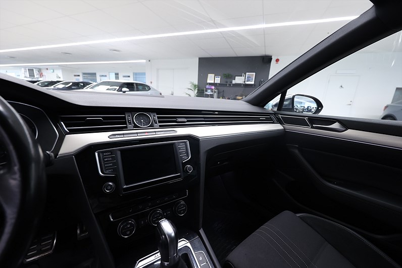 Volkswagen Passat Alltrack 2.0 TDI 4M B-kamera Värmare Carplay