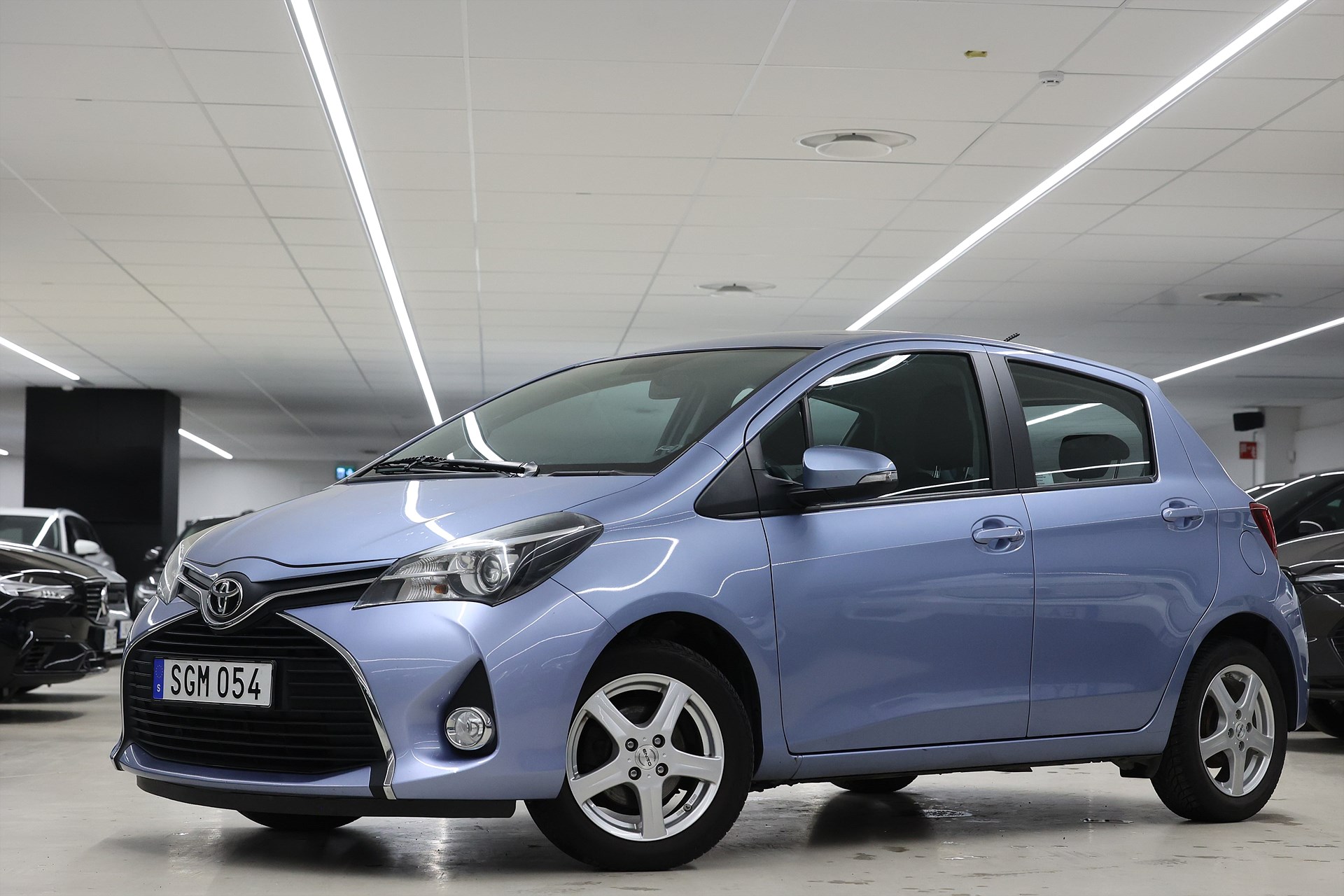 Toyota Yaris 5-dr 1.33 99hk *Hjulkampanj!* B-kamera Navi