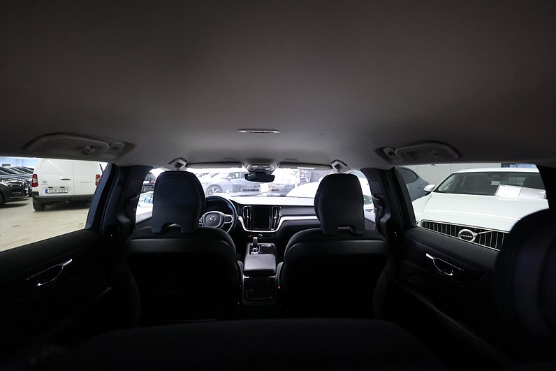 Volvo V60 Recharge T6 AWD 350hk Navi Värmare Drag Keyless