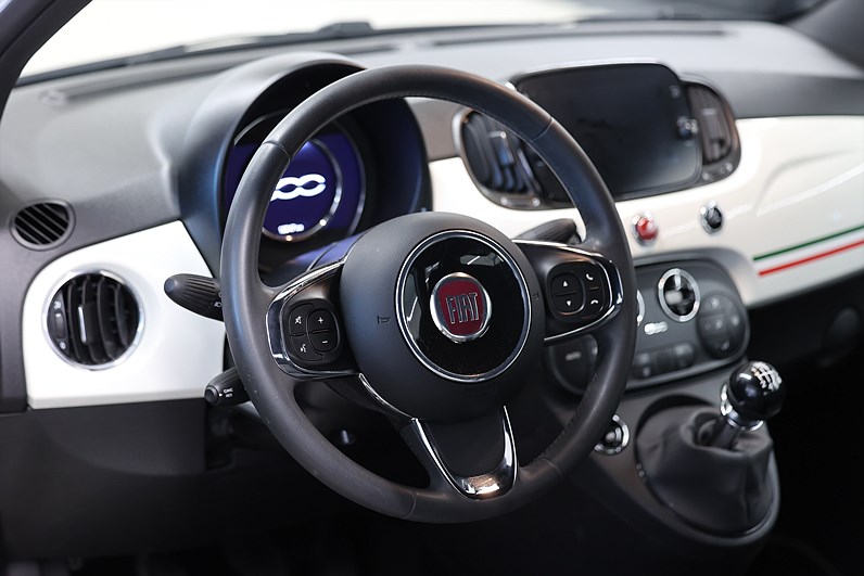 Fiat 500C Cab Hybrid 70hk Lounge PDC Låg Skatt