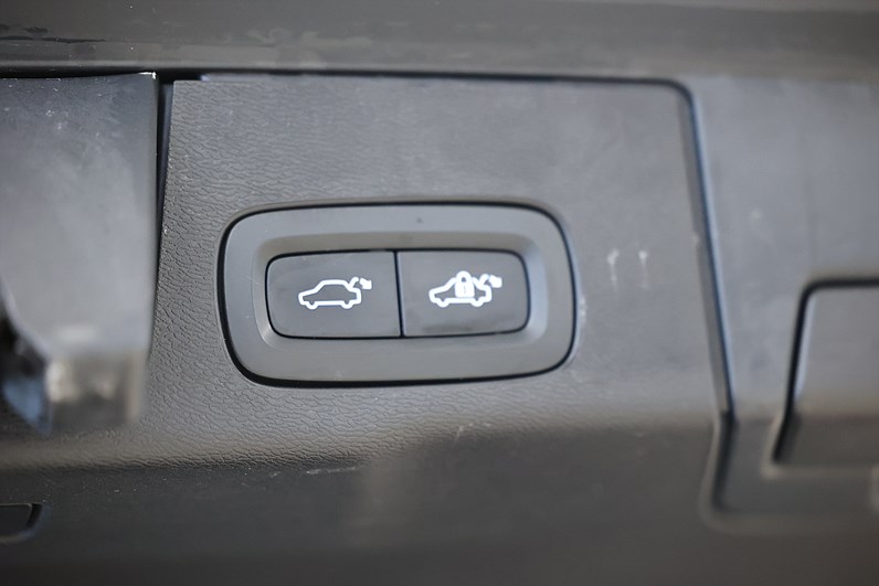 Volvo XC60 Recharge T6 AWD 340hk Inscription Pano CarPlay B-Kamera