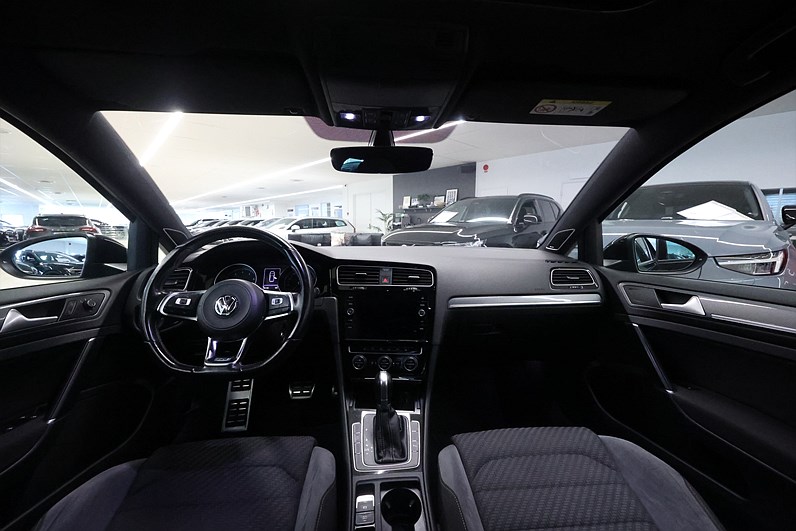 Volkswagen Golf 1.4 TSI 150hk R-Line Dynaudio Pano Värmare