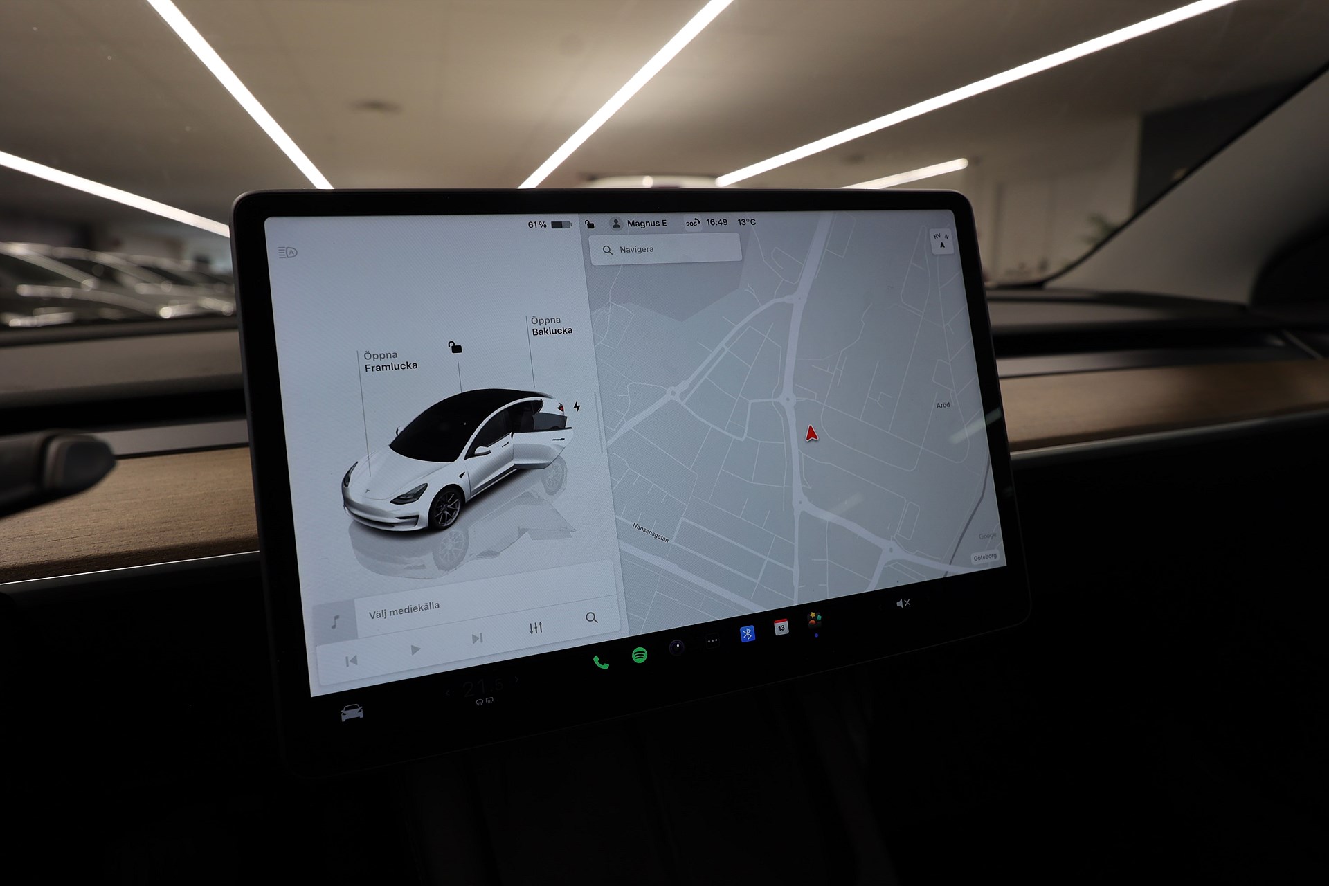Tesla Model 3 Standard Range 283hk Pano Läder Navi B-Kamera Keyless