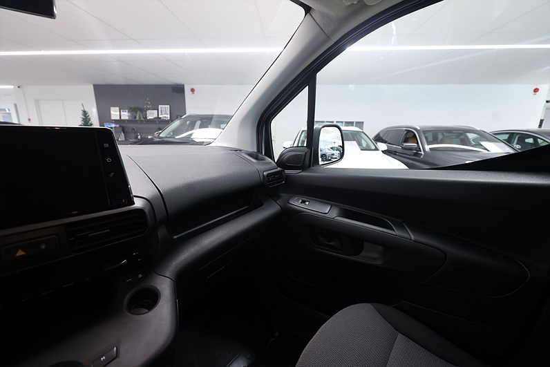 Peugeot Partner 1.5 BlueHDi 130hk Pro Plus Värmare B-kamera