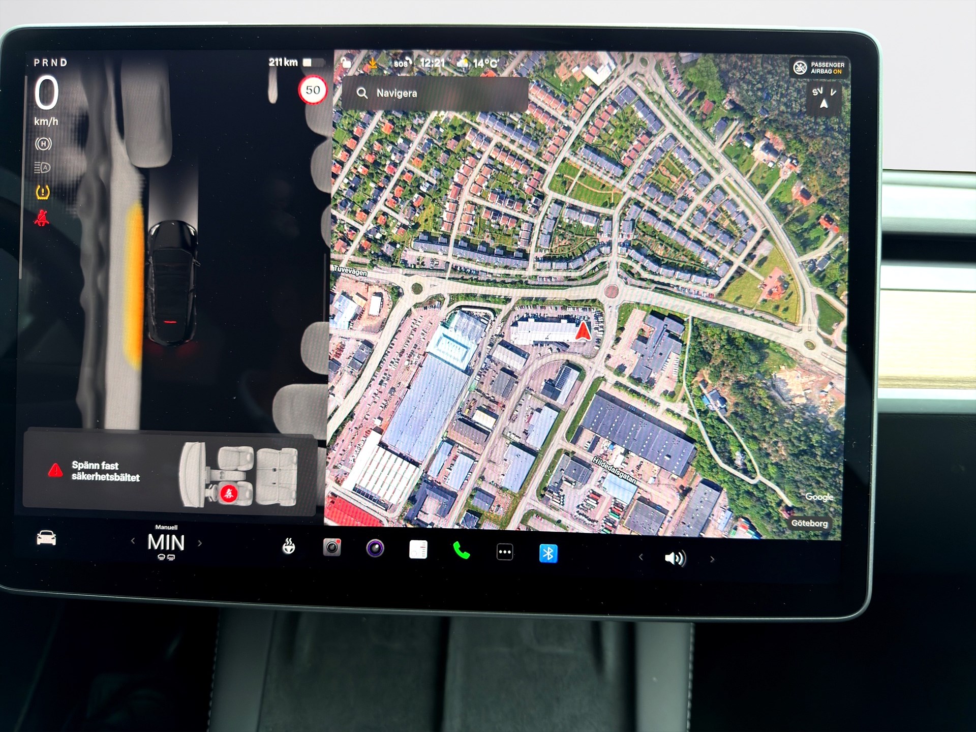 Tesla Model Y Long Range AWD 514hk Pano Läder Navi B-Kamera