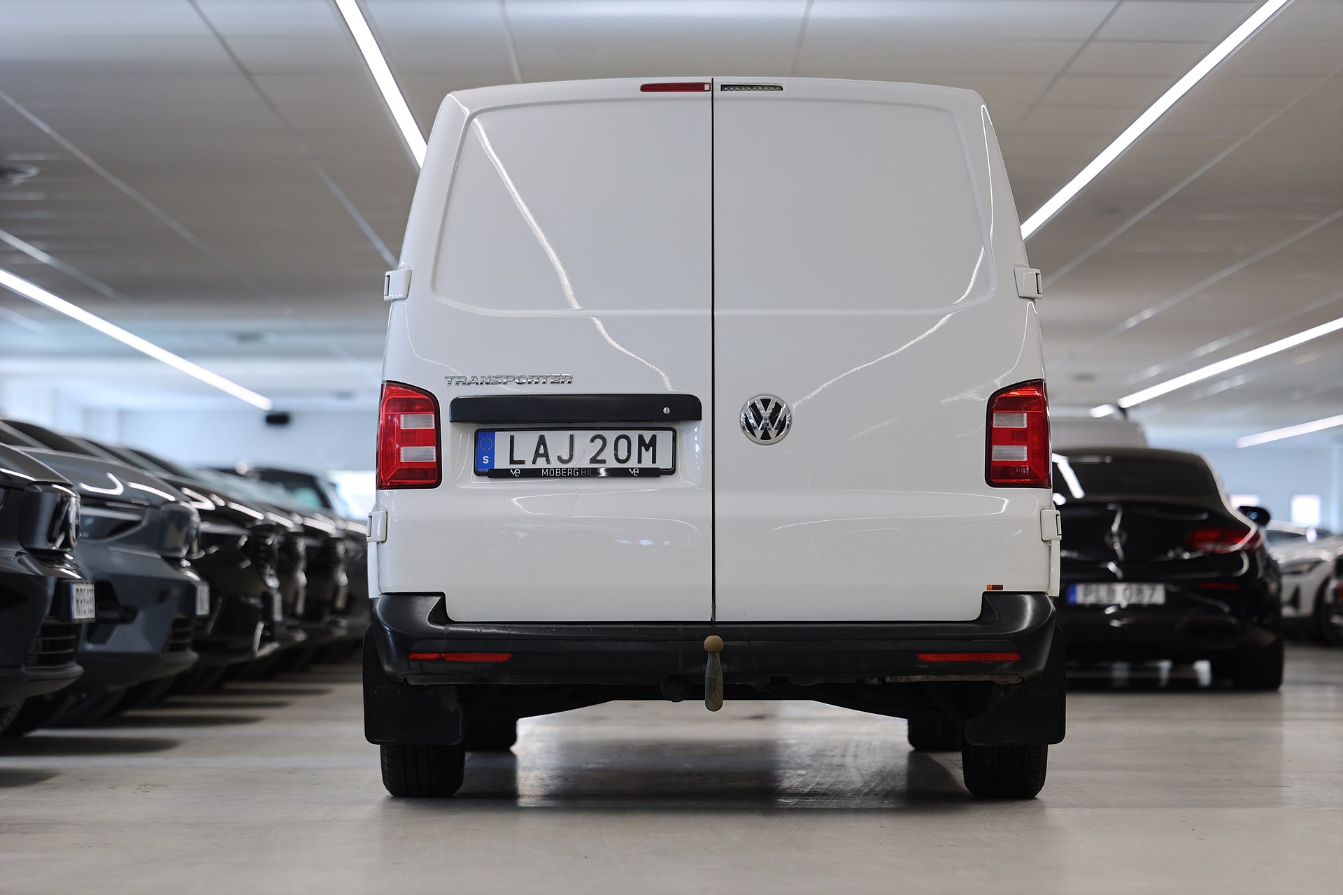 Volkswagen Transporter T28 2.0 TDI 150hk V-Inrett 3-Sits Drag MOMS