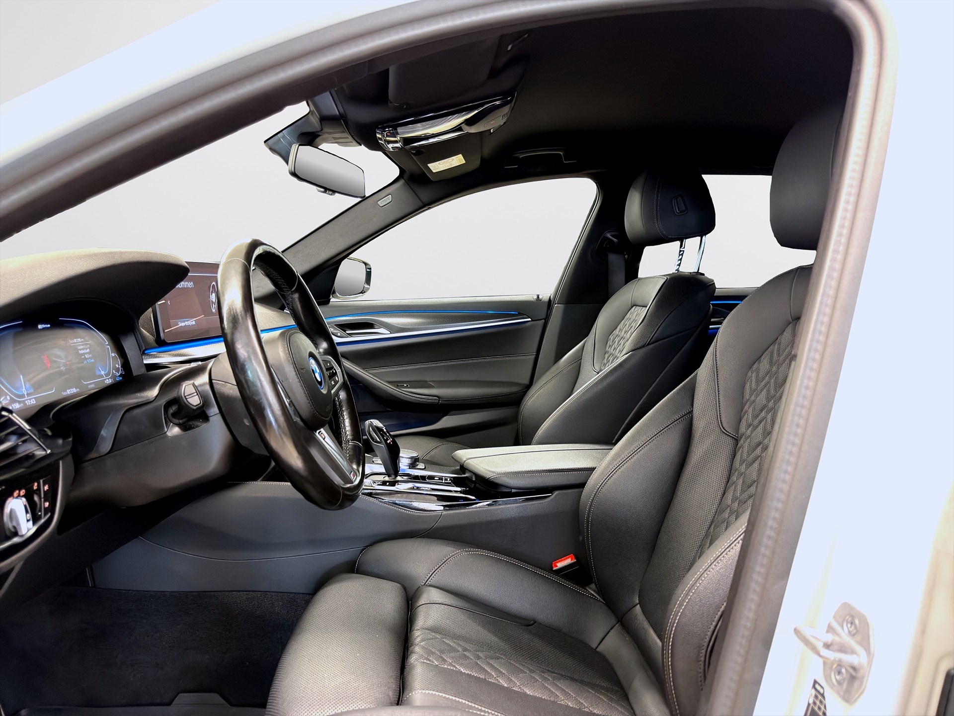 BMW 530e xDrive Touring 292hk M sport Läder B-Kamera