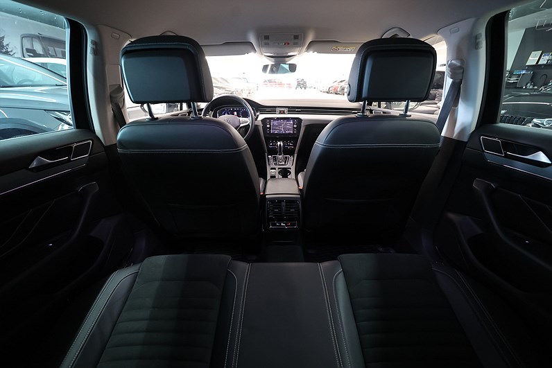 Volkswagen Passat SC GTE 218hk Executive Alcantara Drag B-Kamera