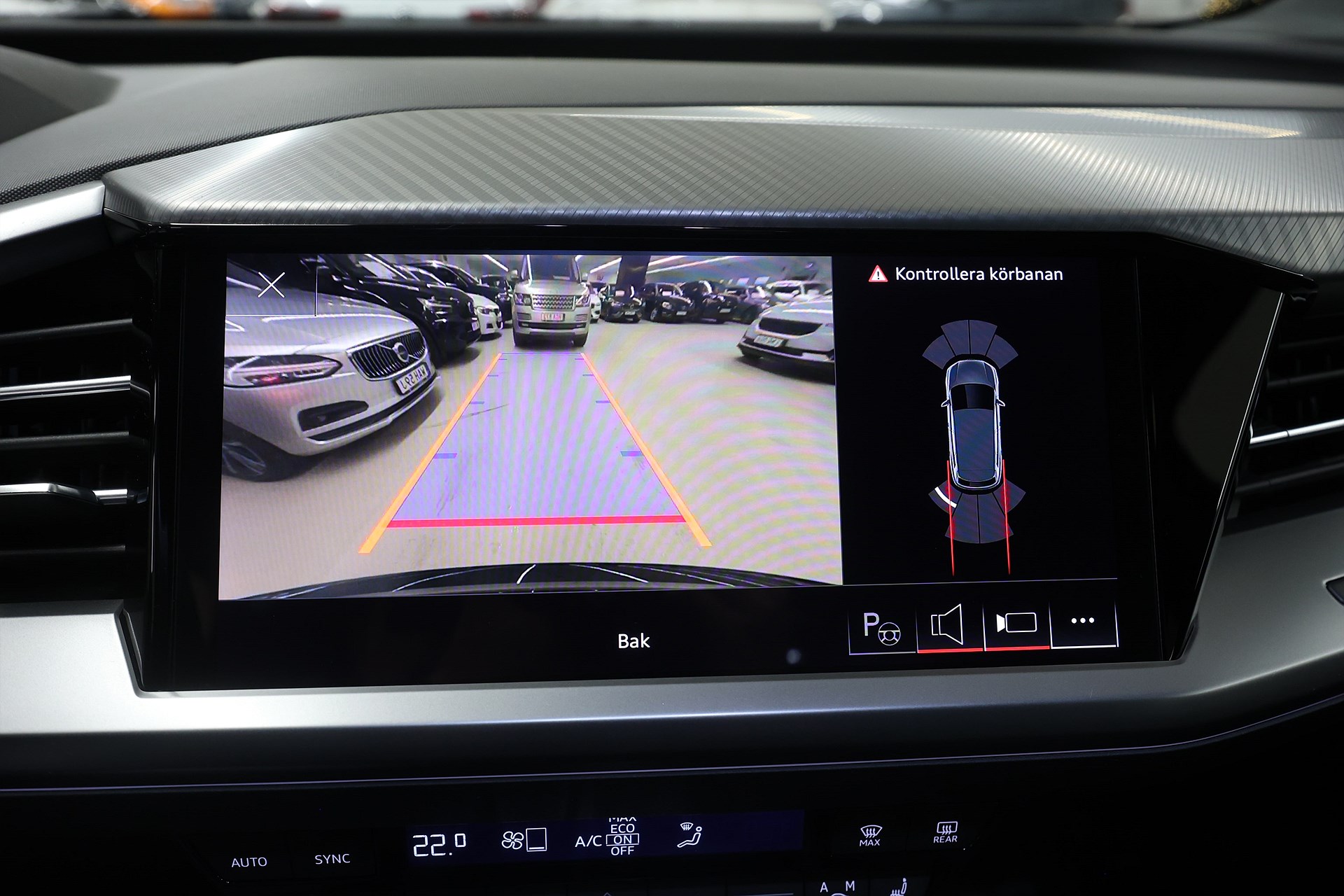 Audi Q4 40 e-tron 204hk *Hjulkampanj!* B-kamera Navi Värmare Black pkt