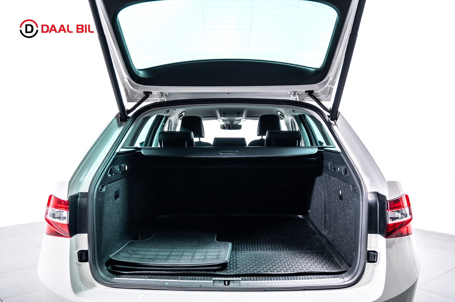 Škoda Superb Stasjonsvogn 2.0 TDI 4x4 SCR DSG sekvensiell, 6-trinn, 190hk, 2017