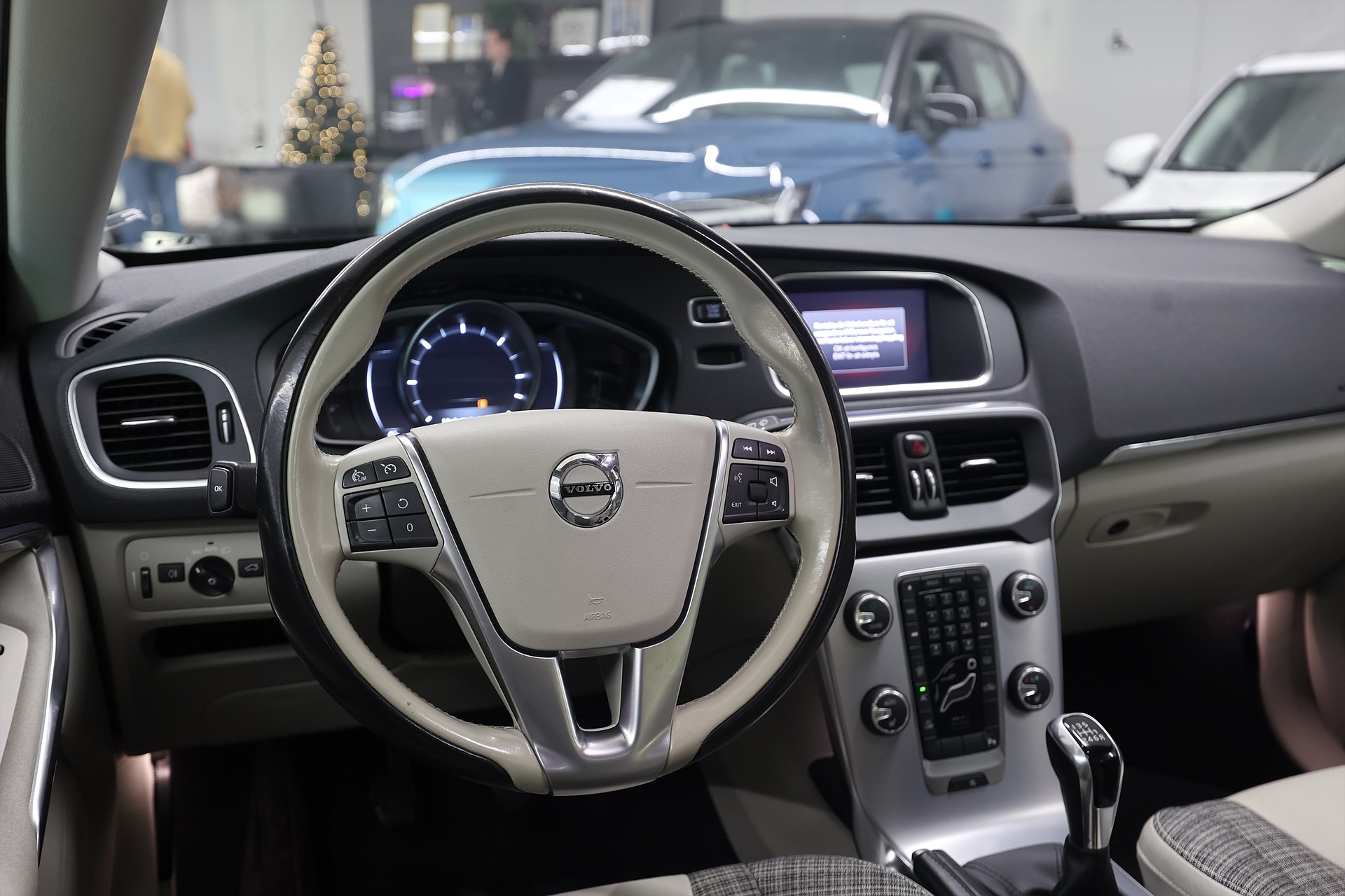 Volvo V40 D2 120hk Business Adv Keyless B-kamera Värmare