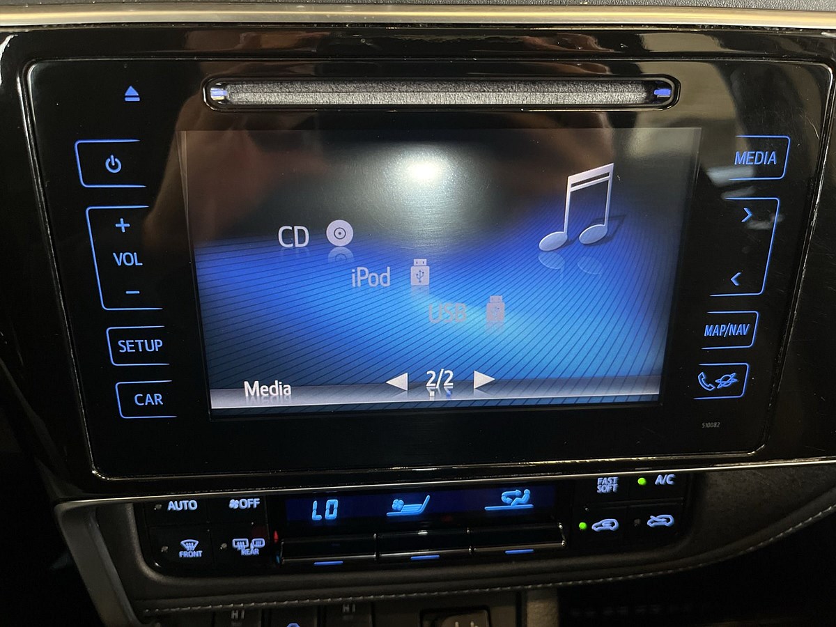 Toyota Auris Hybrid e-CVT, 136hk, 2017