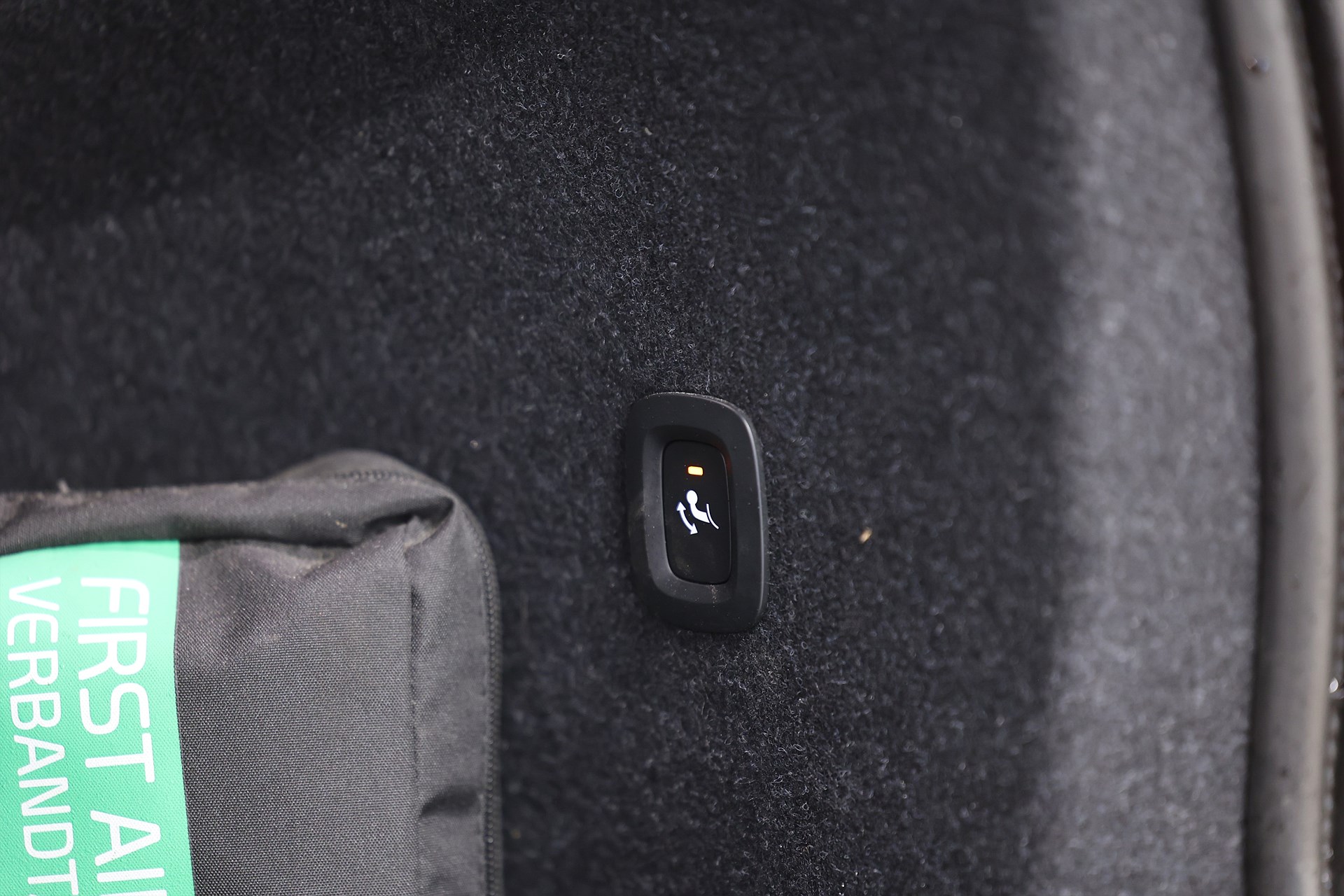 Volvo C40 Recharge Single Motor 231hk Core Dark