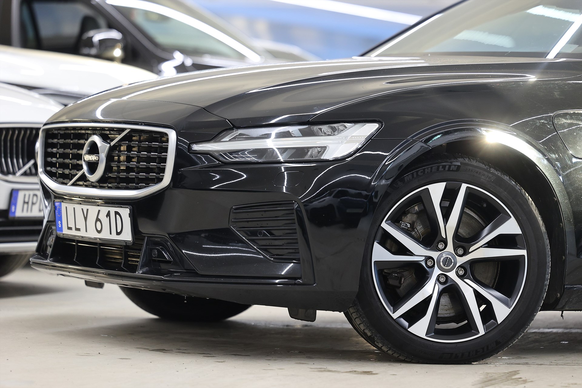 Volvo V60 Recharge T8 AWD 392hk R-Design Pano Drag Navi