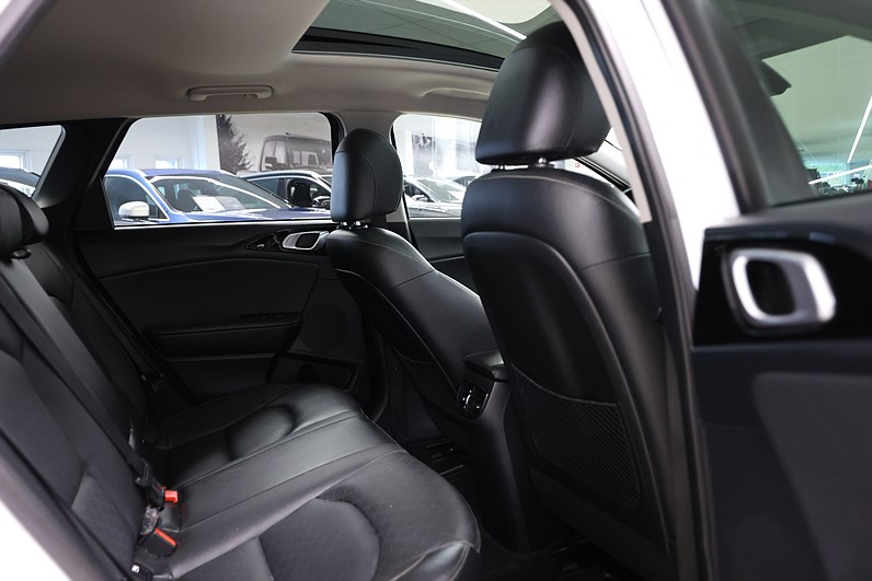 Kia Ceed SW PHEV 141hk Advance Plus 2 Pano B-kamera Navi