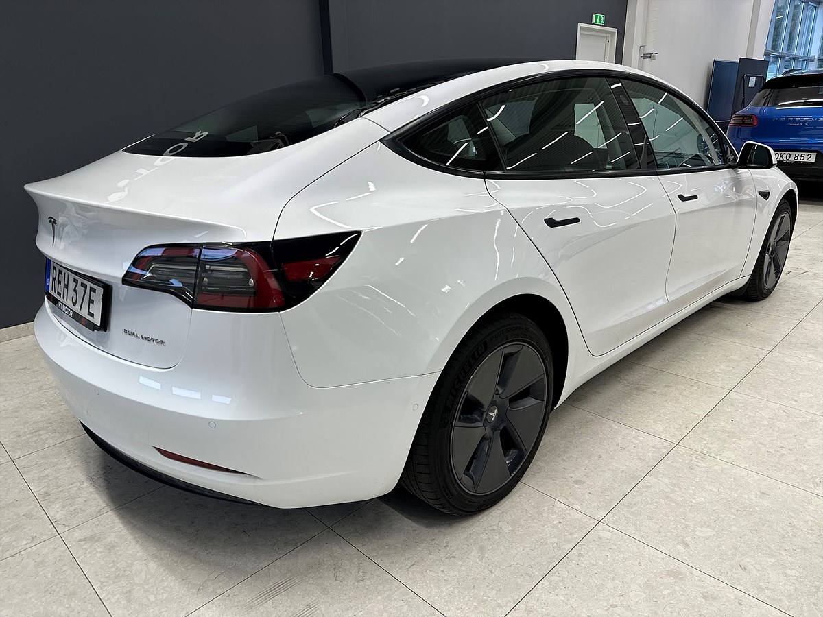 Tesla Model 3 – bild 9