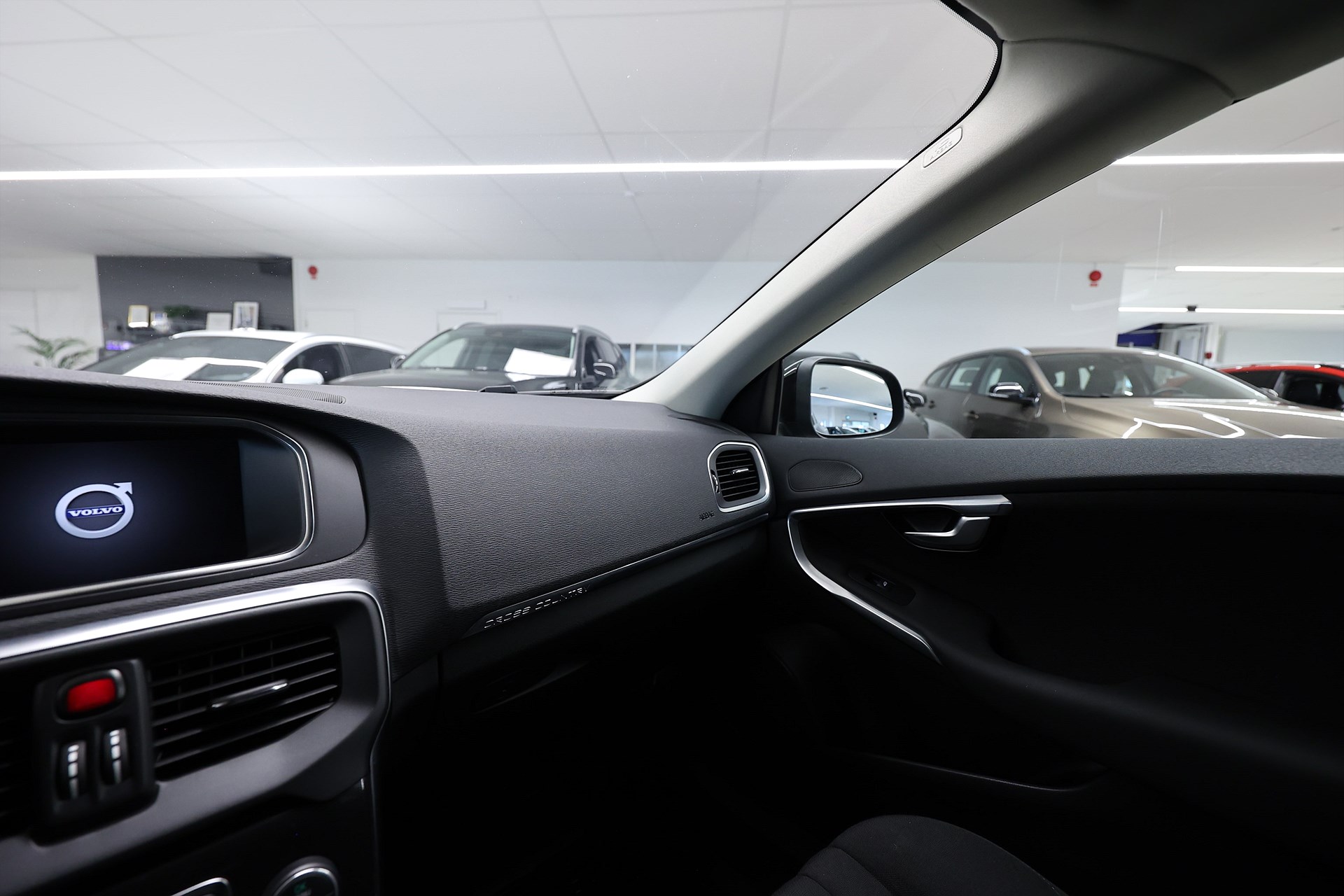 Volvo V40 Cross Country T3 152hk Kinetic H/K Värmare LED