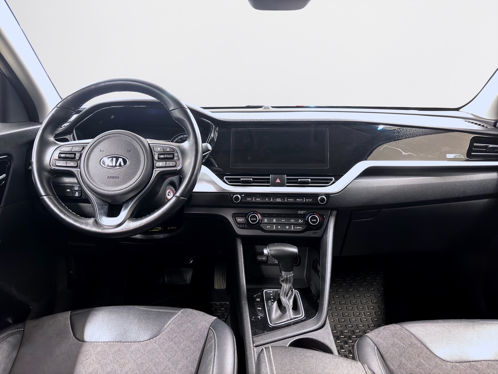 Kia Niro Hybrid 141hk Helg på Moberg! Advance Plus Navi B-Kamera
