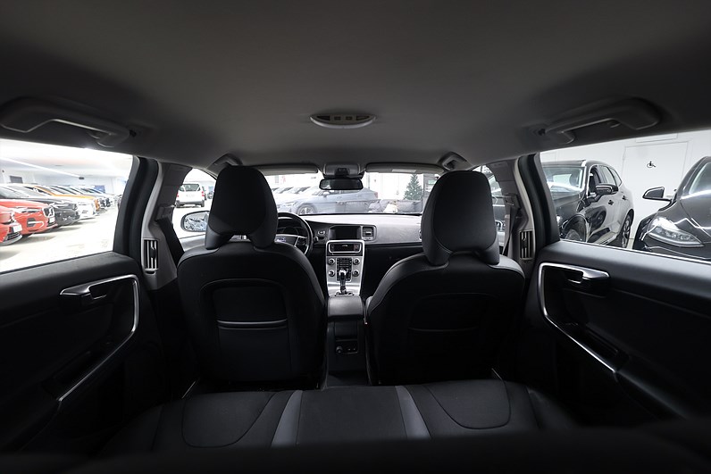 Volvo V60 D4 181hk *Kampanj!* Momentum Drag Keyless Värmare