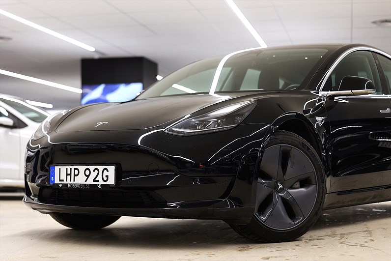 Tesla Model 3 Standard Range Plus 258hk AP Pano Skinn MOMS