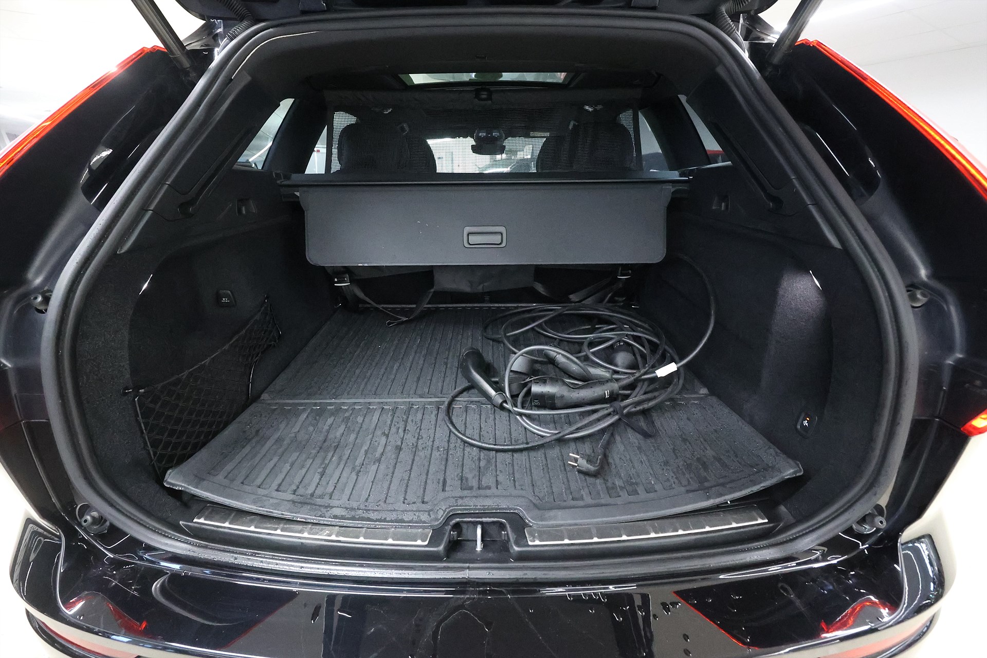 Volvo XC60 Recharge T8 AWD 456hk Ultimate Black Edt H/K 360 HUD Massage