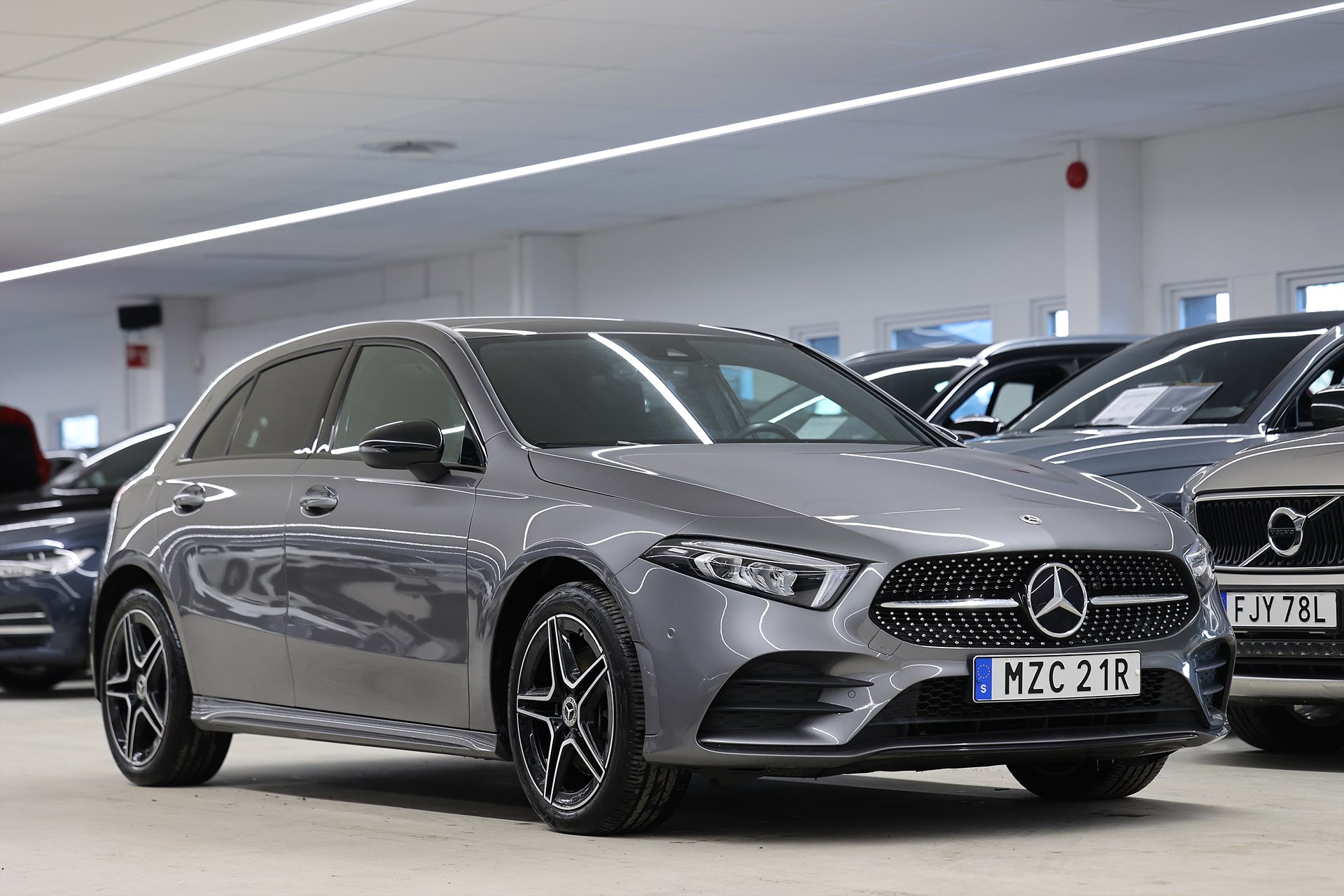 Mercedes-Benz A 250 e 218hk AMG Line Pano Värmare Keyless