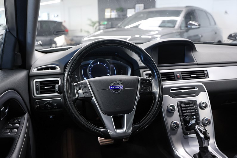 Volvo XC70 D4 AWD 181hk Dynamic Pano LED Värmare Navi
