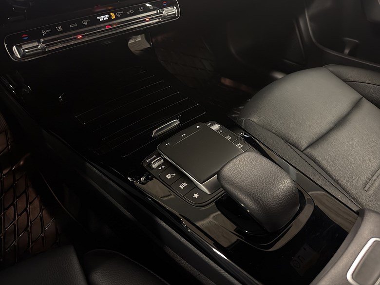 Mercedes-Benz CLA 250 e Shooting Brake, Läder, Drag, Navi, Kamera 2022, svart – bild 13 av 26, begagnad hos Niber i Järfälla