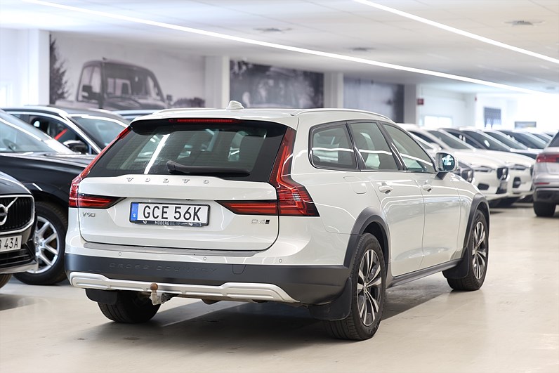 Volvo V90 Cross Country D4 AWD Momentum B-kamera Keyless MOMS