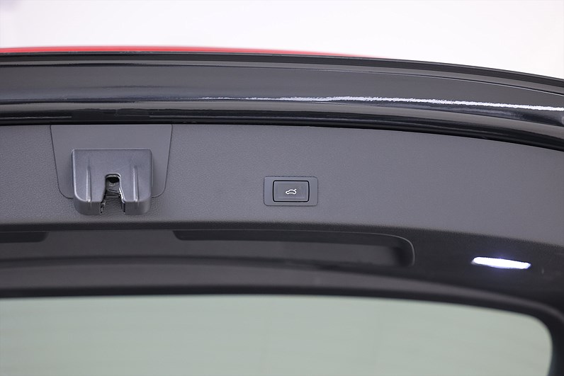Audi e-tron 50 Quattro 313hk *Hjulkampanj!* Proline Navi B-kamera Drag MOMS