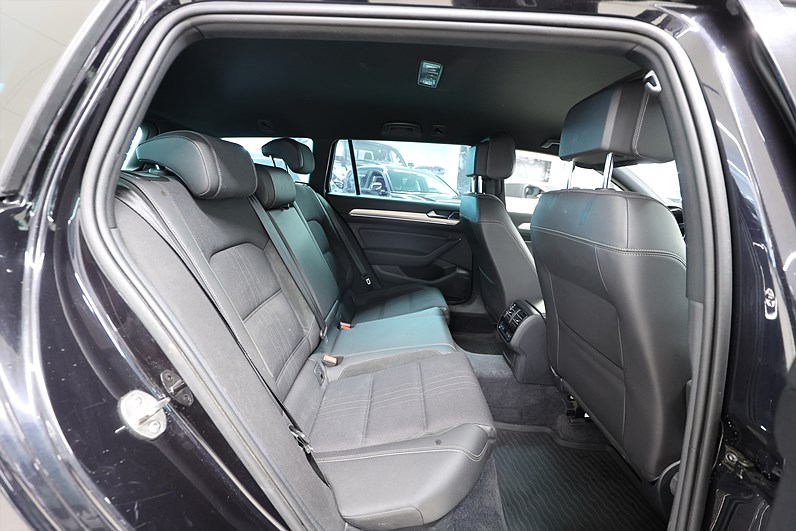Volkswagen Passat Alltrack 2.0 TDI 4M B-kamera Värmare Carplay